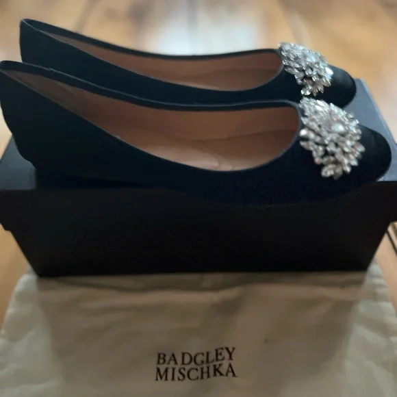 Badgley Mischka Pippa Flats - Picture 4 of 6
